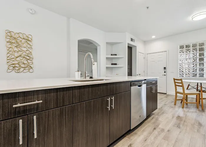 Apartment Cozysuites By The Stadium With Pool 22