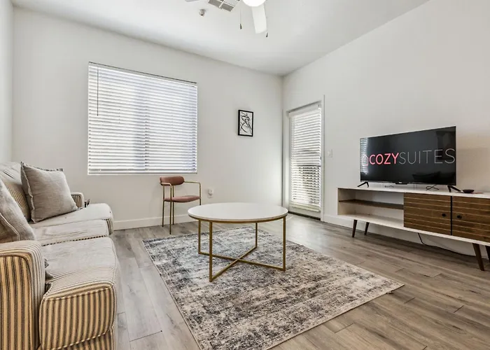 Cozysuites By The Stadium With Pool 22 Apartment Glendale