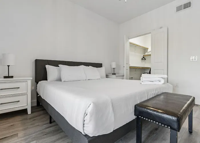 Apartment Cozysuites By The Stadium With Pool 22 *