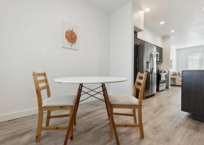 Cozysuites By The Stadium With Pool 22 Apartment