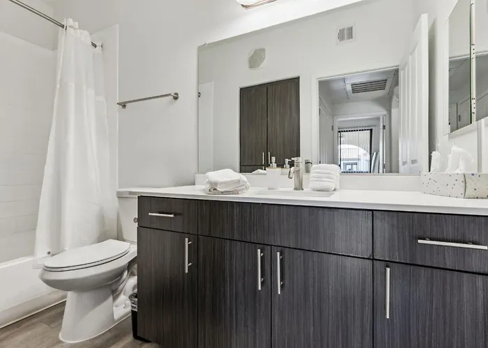 Cozysuites By The Stadium With Pool 22 Apartment
