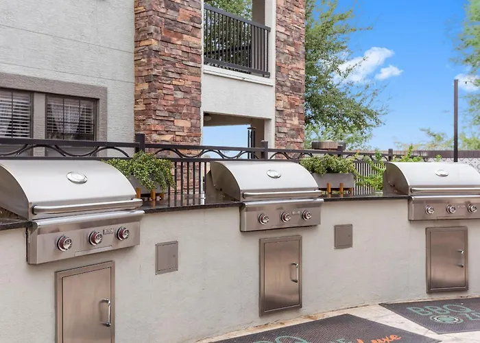 Cozysuites By The Stadium With Pool 22