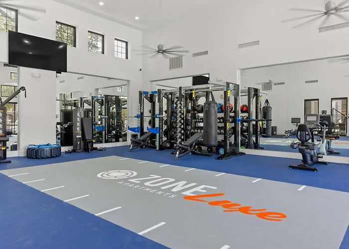 Cozysuites By The Stadium With Pool 22