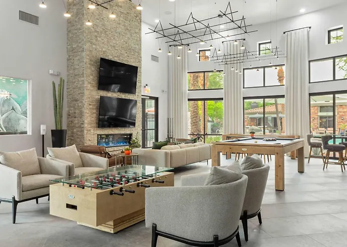 Cozysuites By The Stadium With Pool 22 Glendale